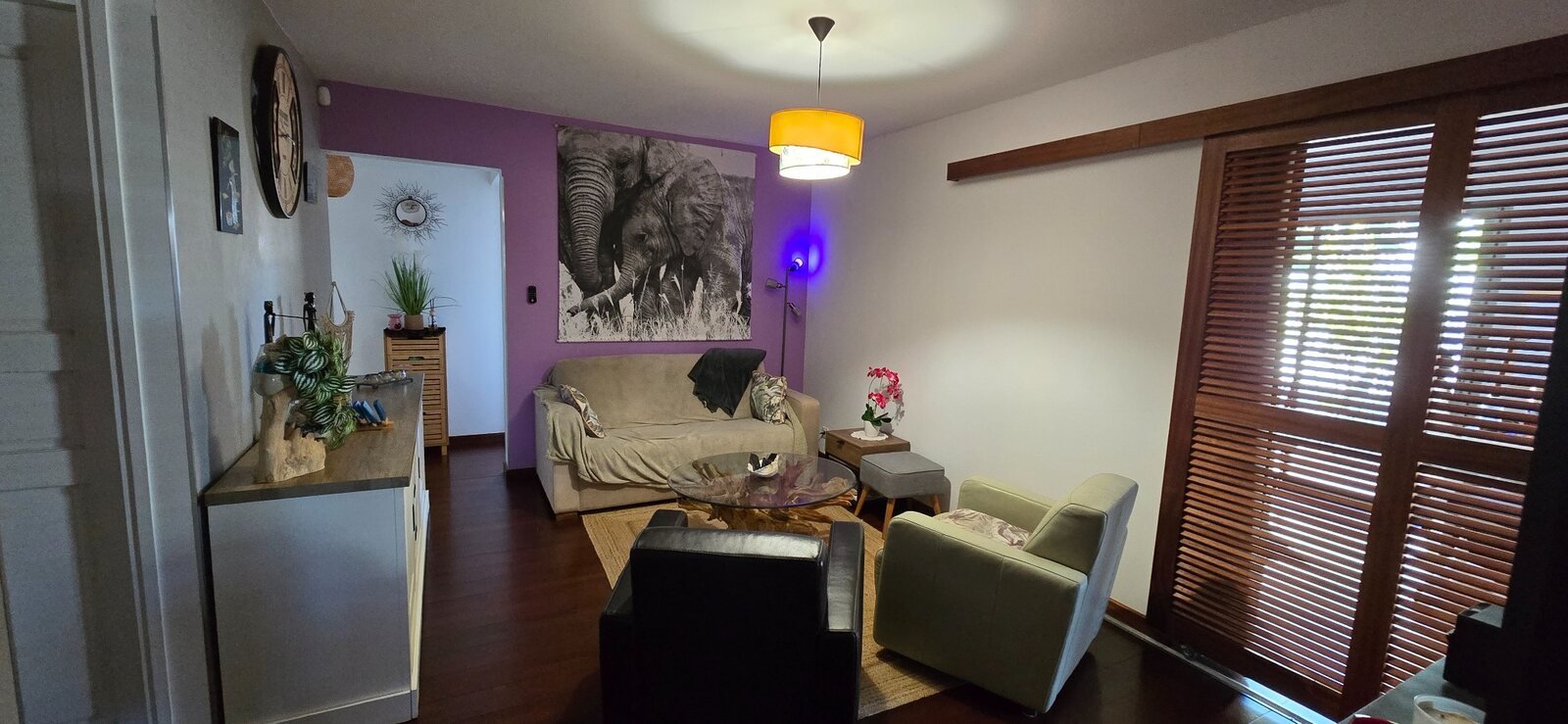 Salon intérieur chaleureux